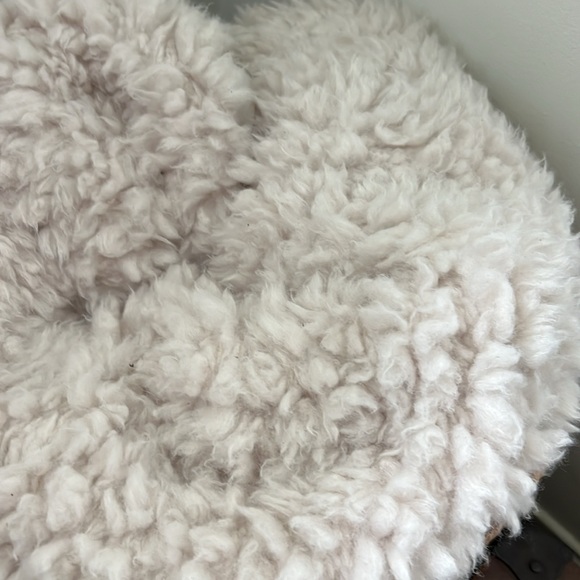 Pottery Barn Jumbo Sherpa Comforter Full/ Queen - Picture 3 of 3